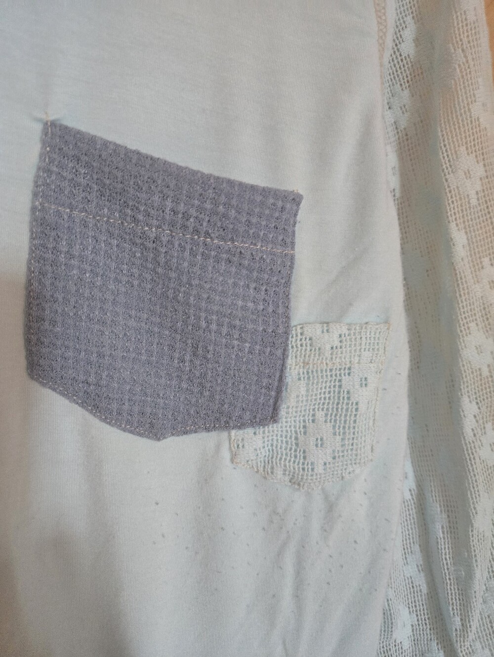 POL Mesh Flutter Sleeve Contrast Top - Boho, Cottagecore. - Picture 3 of 6